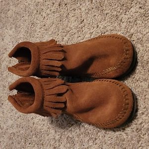 Size 9 Minnetonka toddler boots / brown / suede